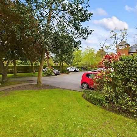 Upmarket Apartment In Ormskirk Exterior foto