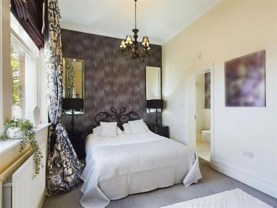 Upmarket Apartment In Ormskirk Exterior foto